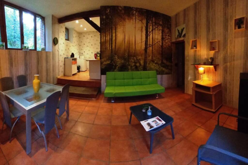 Suite Dans Le Jardin Du Chateau Agonges Exterior photo